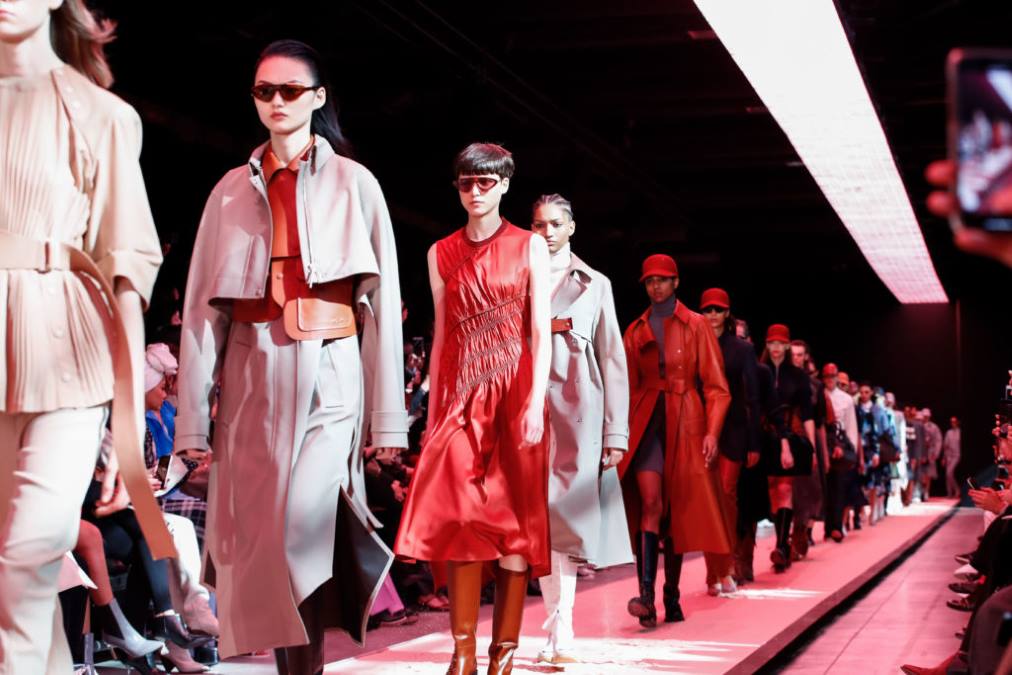 , DYNAMIC TAILORING FW19 RUNWAY SHOW BY SPORTMAX